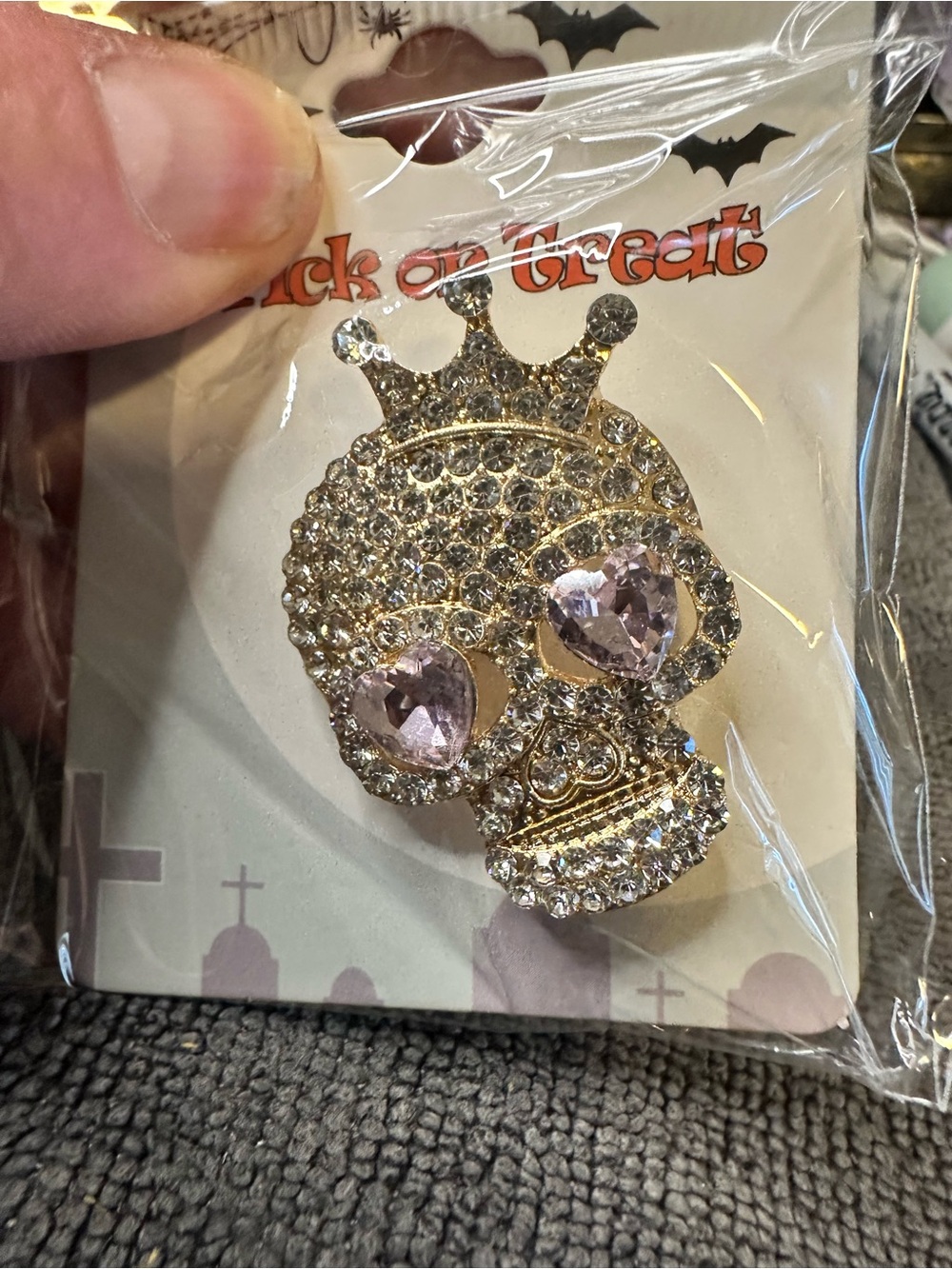 Crown Skull Brooch Pin - Gold with Pink Stones